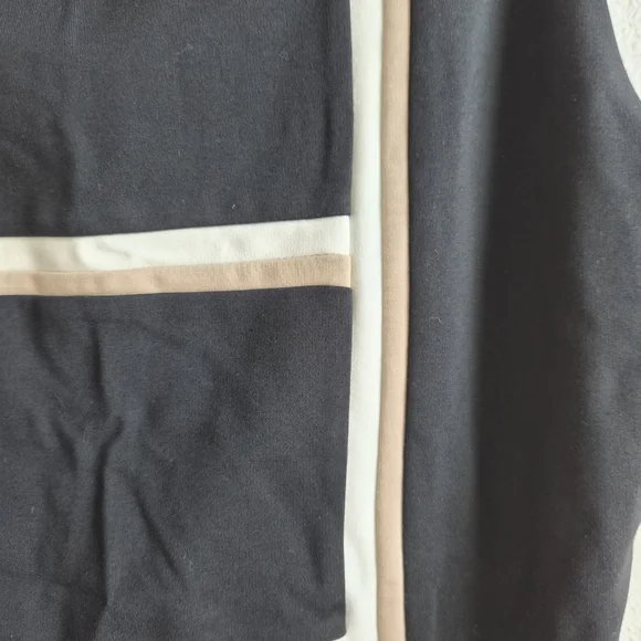White House Black Market Fitted Black and White Sleeveless Top Size 6 - Picture 4 of 7